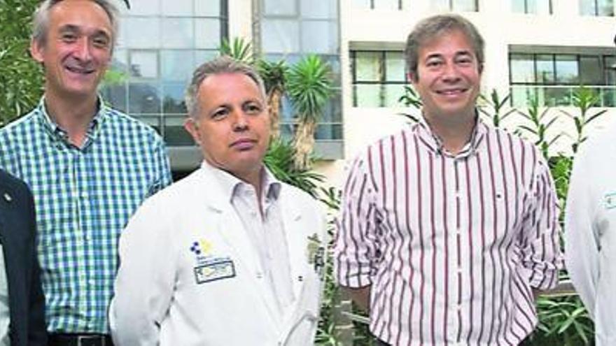 Los doctores Villar -de i a d-, Rodríguez Gallego, Rodríguez Pérez, Santan y el Dr. Freixenet.