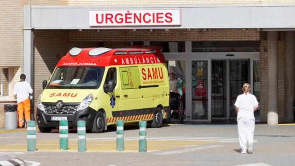 Una ambulancia ha trasladado al motorista herido al Hospital General de Castellón