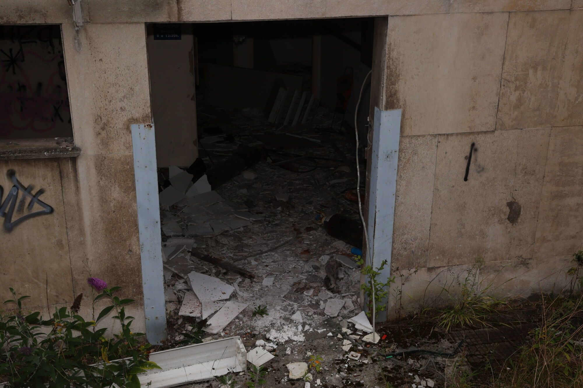 Viejo HUCA. Recorrido por cómo está el viejo hospital.