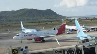 ¿Qué medidas afectarán al aeropuerto de Ibiza para disminuir el ruido de los aviones?