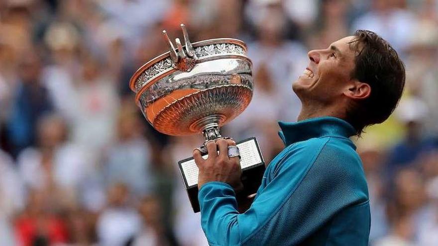 El tenista español Rafa Nadal, con su undécimo título de Roland Garros.