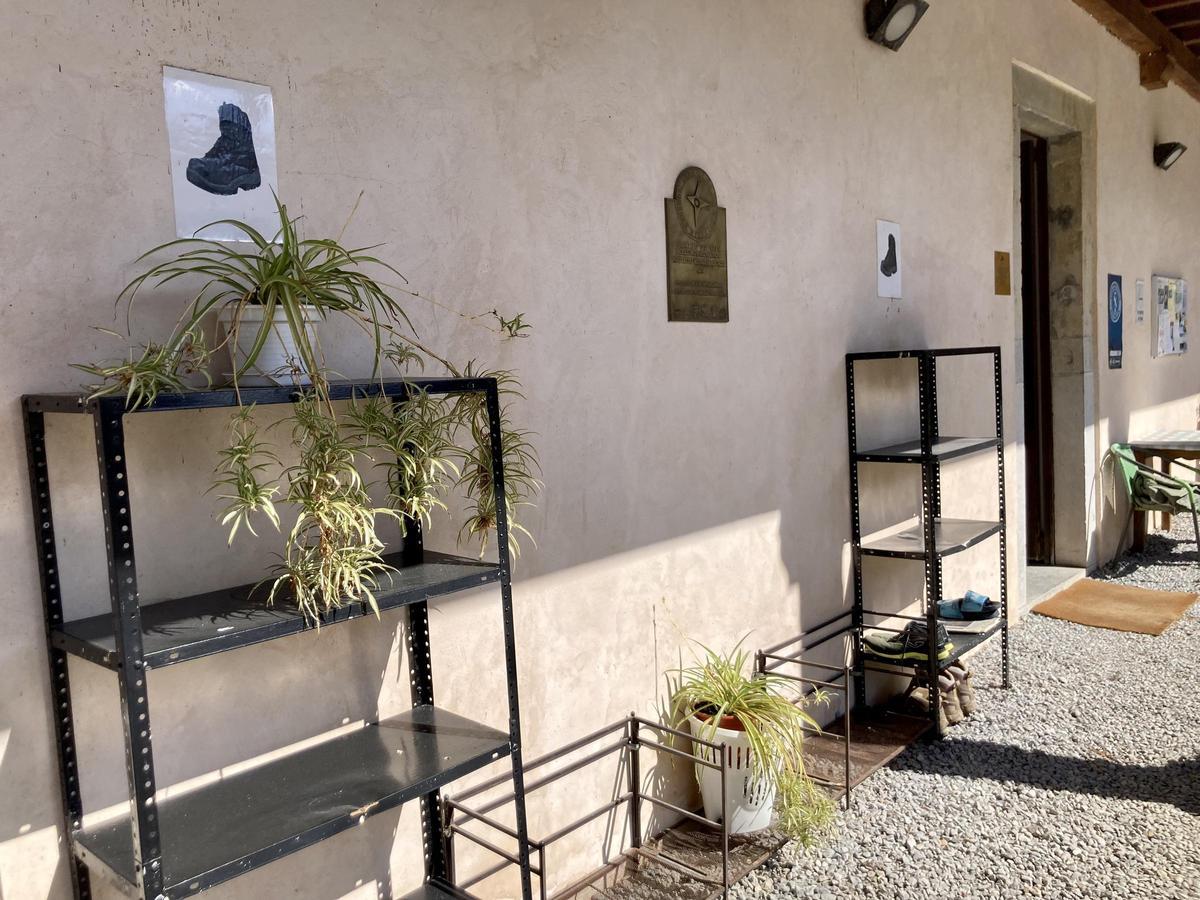 Patio interior del albergue