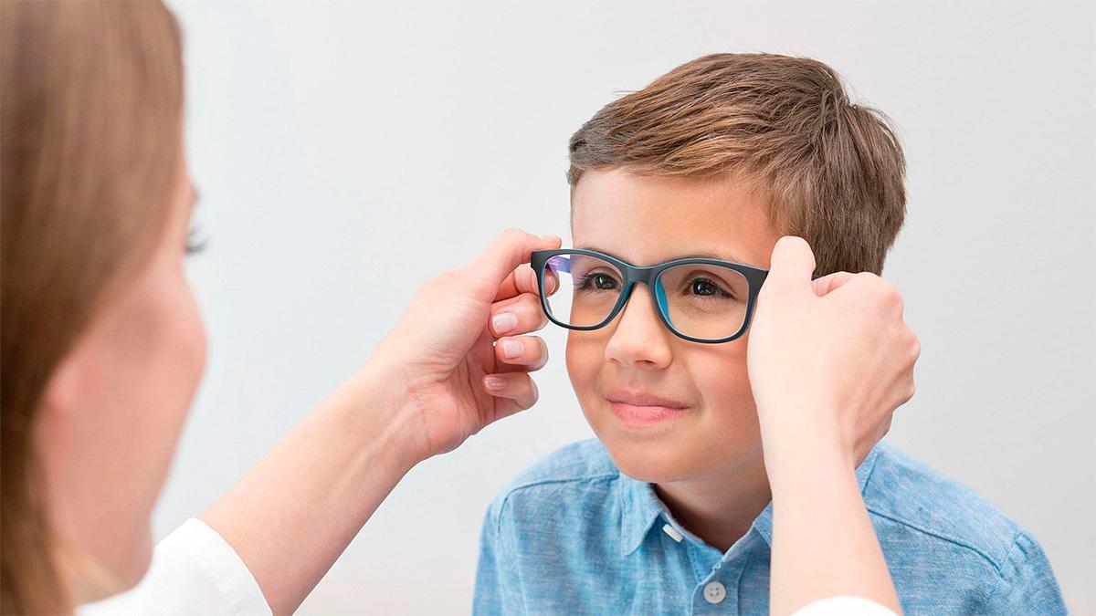 el Gobierno confirma las ayudas de hasta 100 euros para los usuarios de gafas y lentillas a partir de 2026