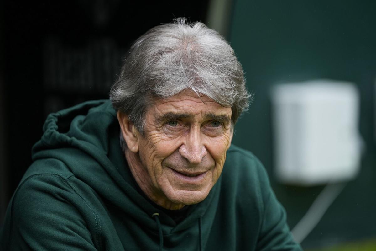 Manuel Pellegrini, durante el partido de LaLiga EA Sports disputado entre el Real Betis y el Valencia CF en el estadio La Cartuja