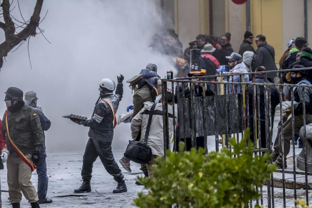 "Els Enfarinats" toman el poder en Ibi