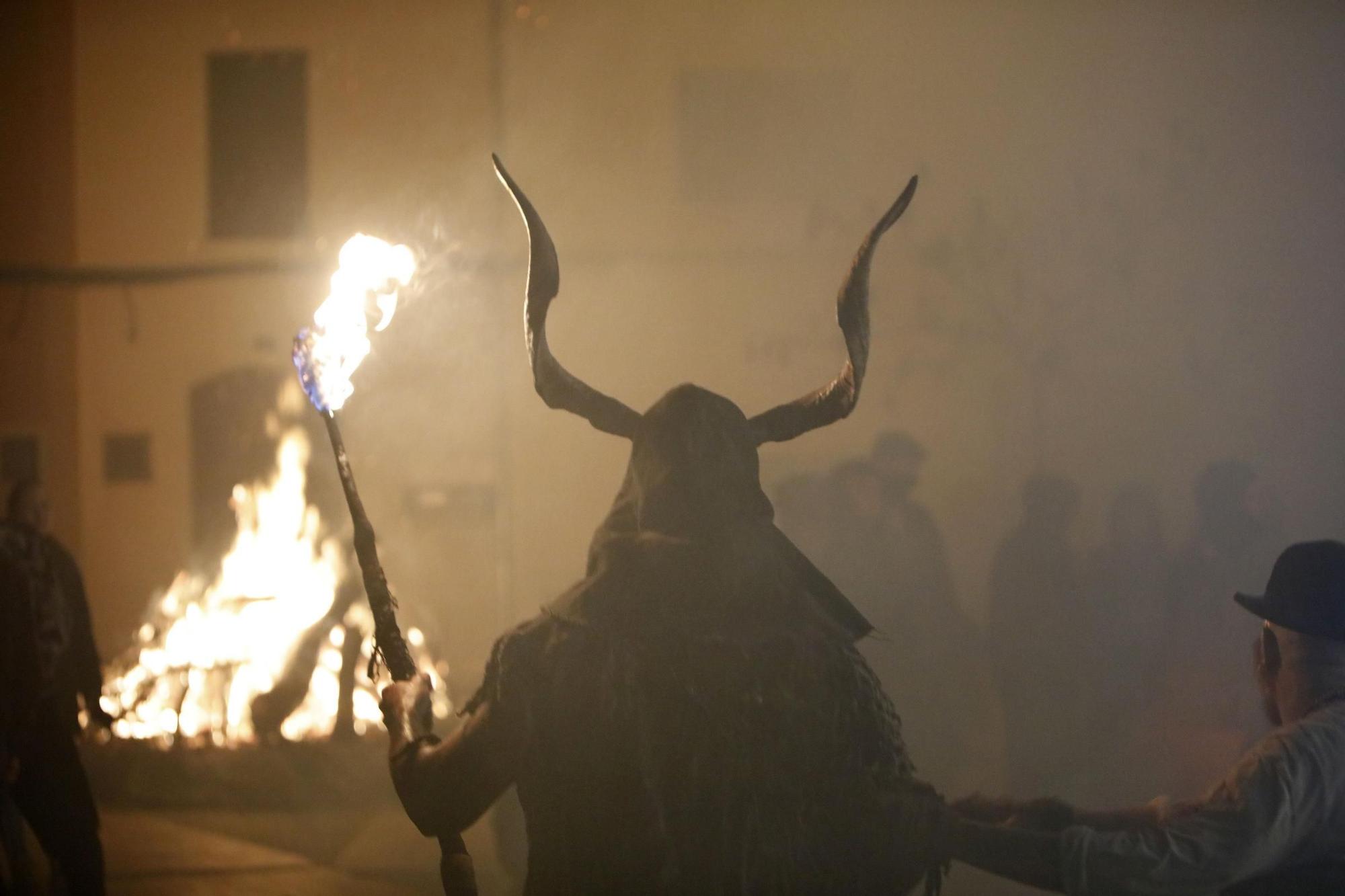 Feuerlauf zu Santa Àgueda auf Mallorca: So feierten die dimonis von Sencelles