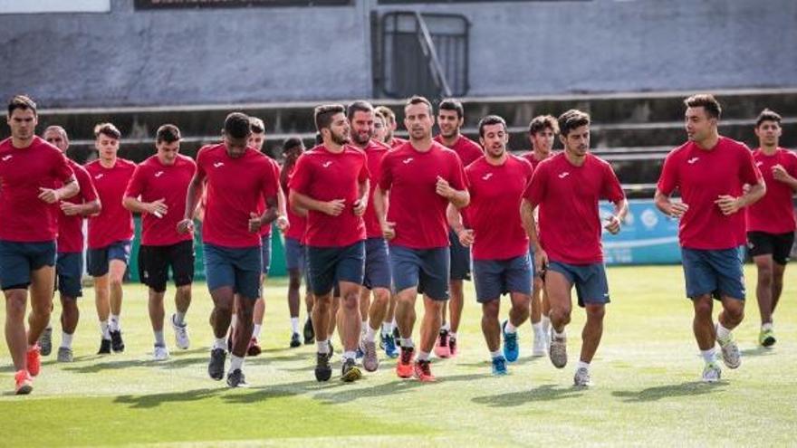 Els jugadors de l&#039;Olot han fet aquest matí el primer entrenament