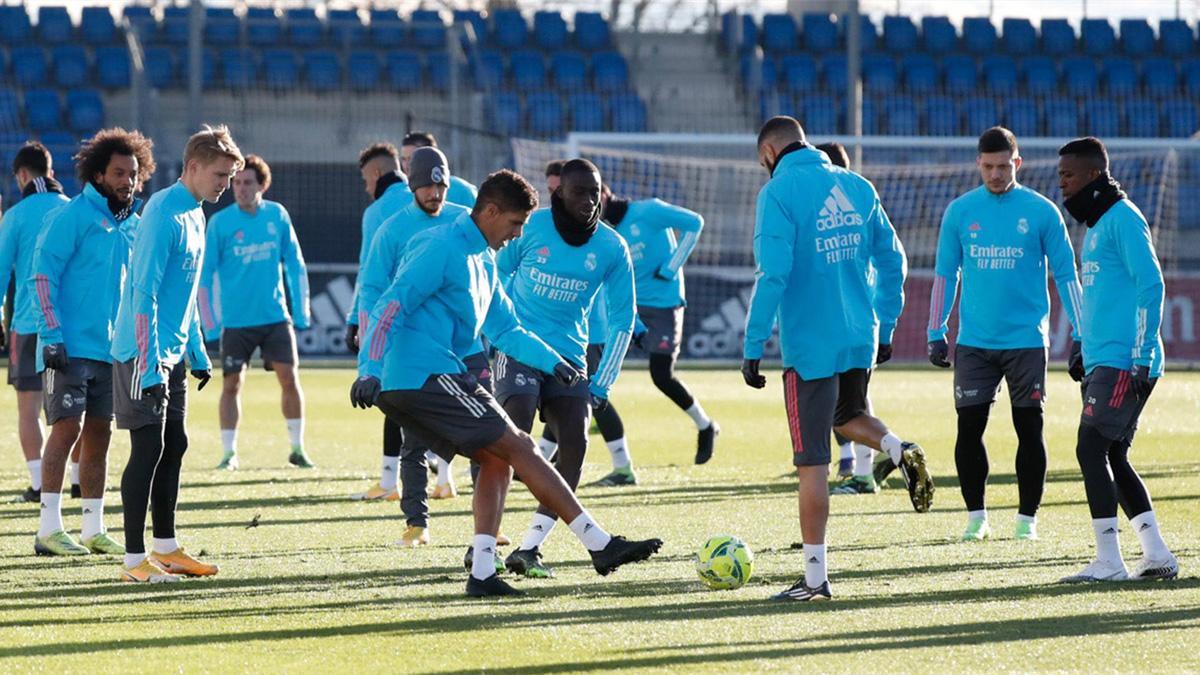 Una imagen del entrenamiento de ayer del Real Madrid, en Valdebebas