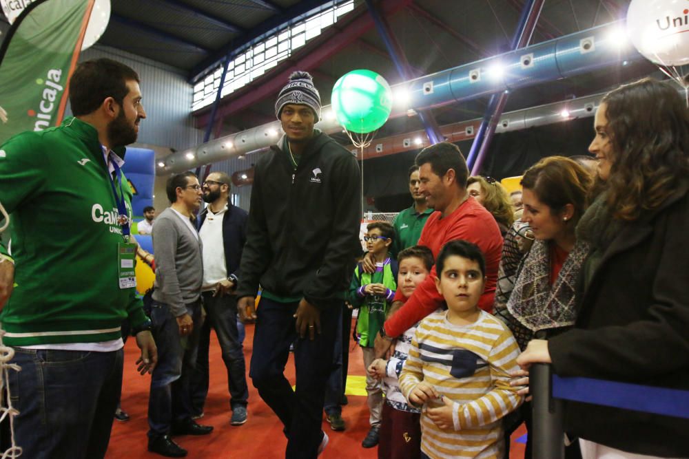 La plantilla del Unicaja visita el MIMA