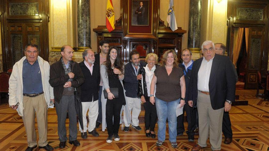 Reunión de la concejal de Igualdade, Rocío Fraga, con familias sirias en María Pita.