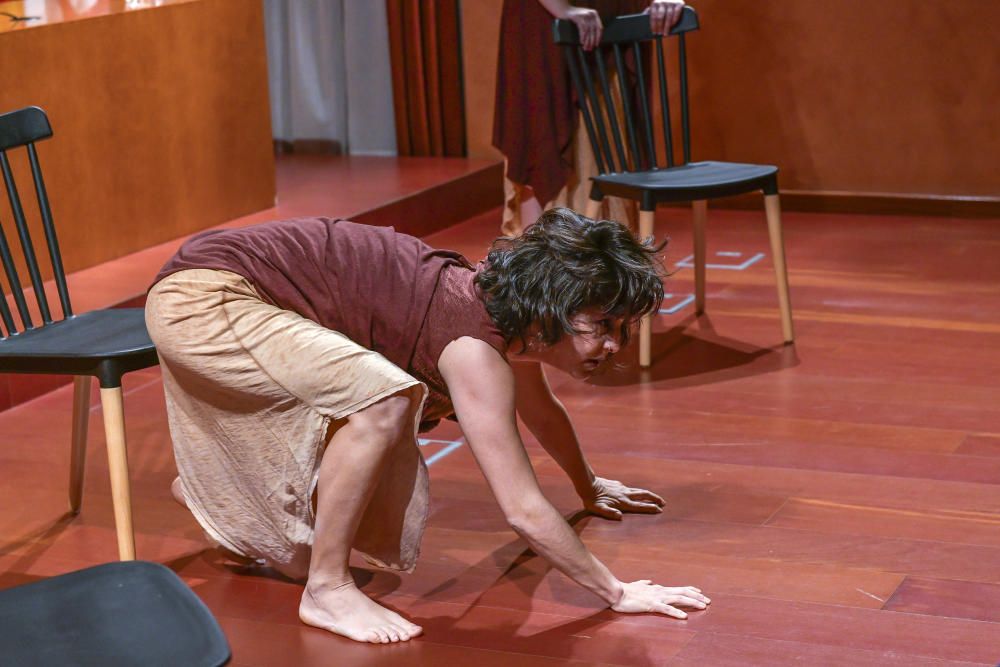 Un moment de l'acció teatral «Indòmita», que va representar Projecte Lillith