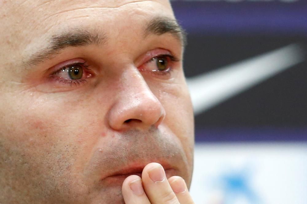 Iniesta, durante su rueda de prensa de despedida