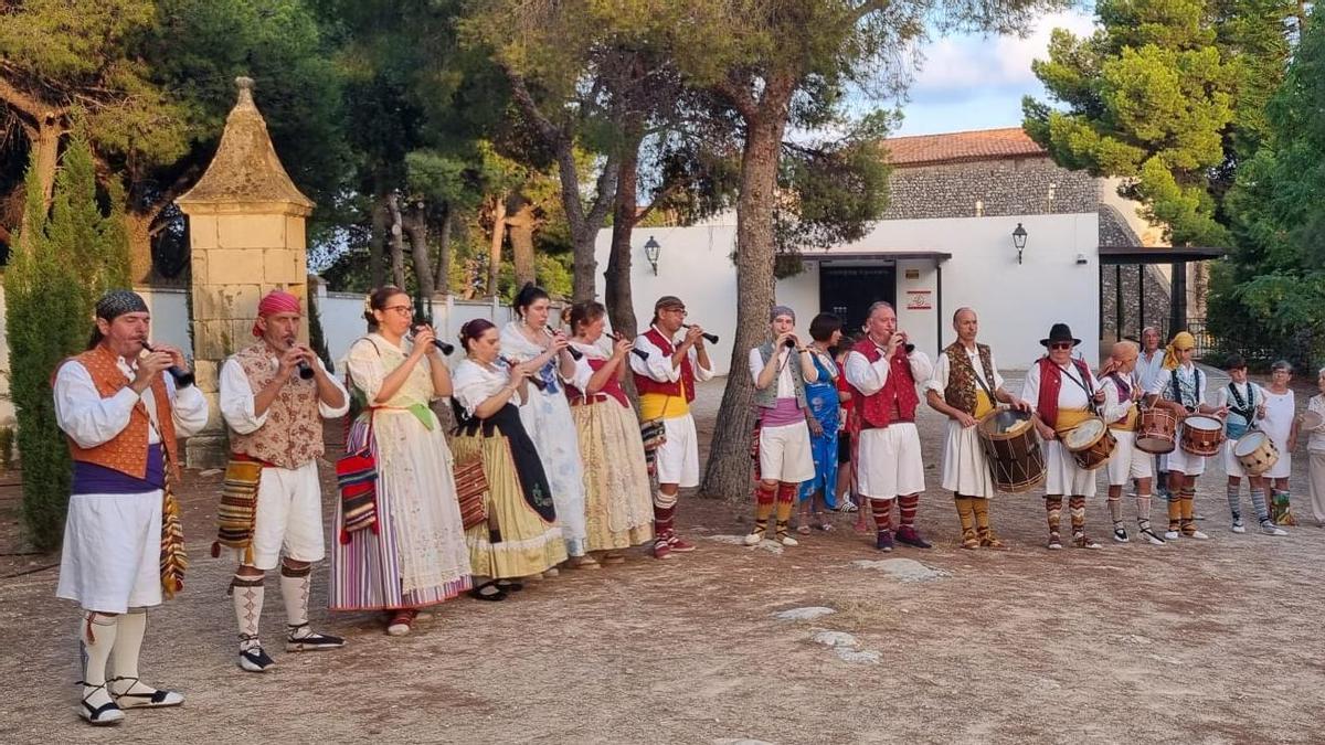 La localidad disfruta de un amplio programa marcado por el 450 aniversario de la Carta Pobla.