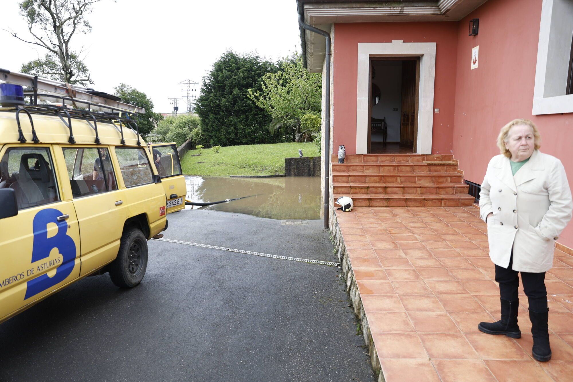 EN IMÁGENES: Caos en Colunga por las inundaciones de esta madrugada