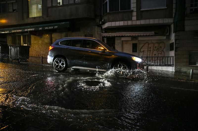 19.10.18. Las Palmas de Gran Canaria. Persistentes lluvias en la capital. Foto Quique Curbelo  | 19/10/2018 | Fotógrafo: Quique Curbelo