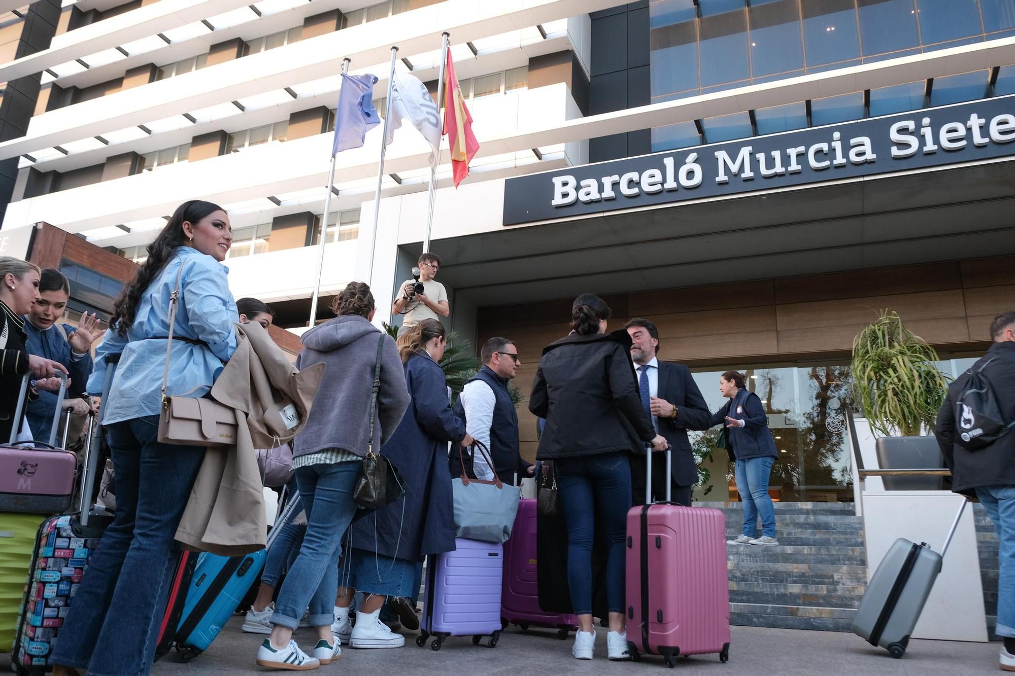 Las candidatas a Bellea del Foc viajan a Murcia a promocionar las Hogueras