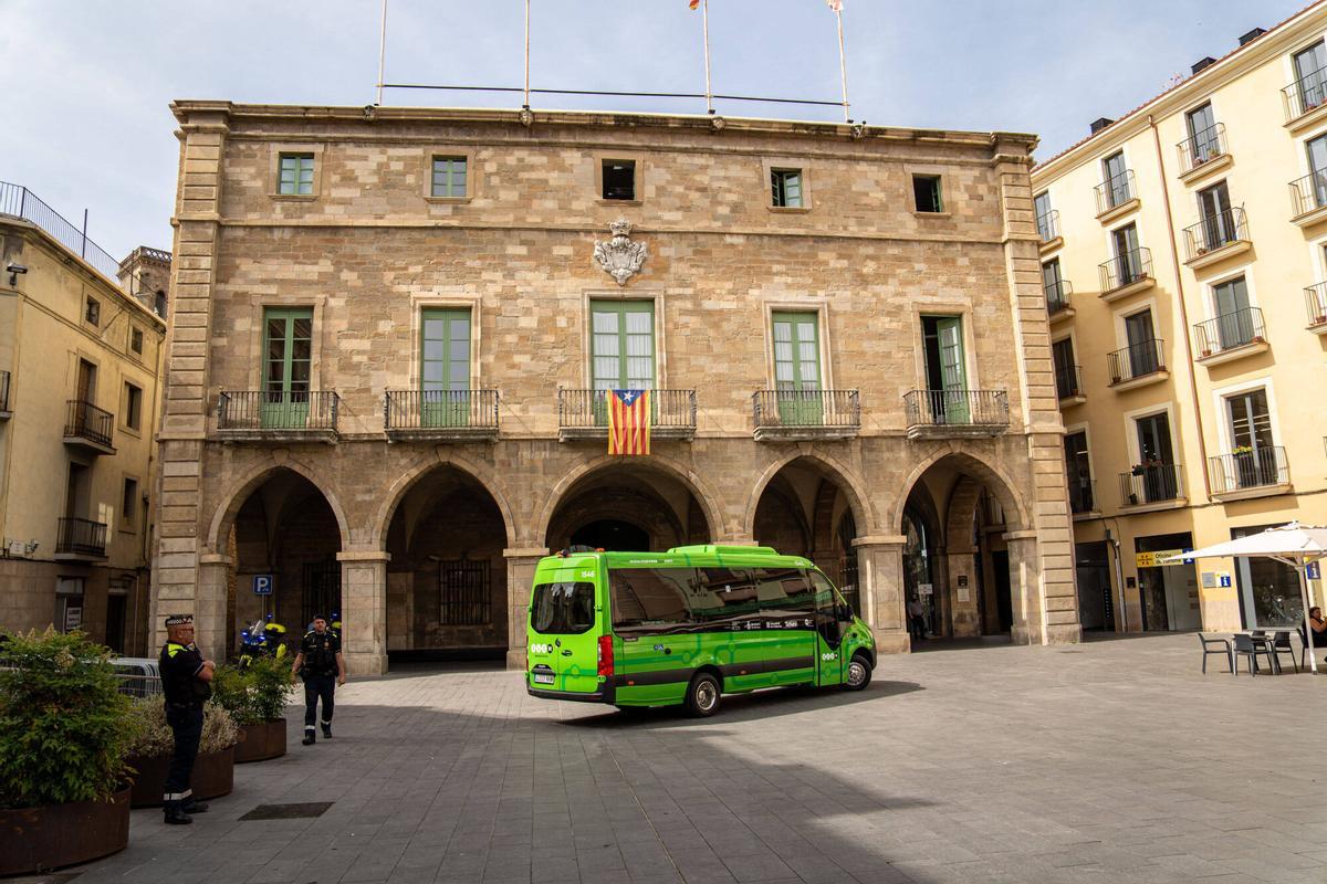 MANRESA . ESTRENA DEL BUS URBA CASC ANTIC . MICRO BUS DEL CENTRE HISTORIC