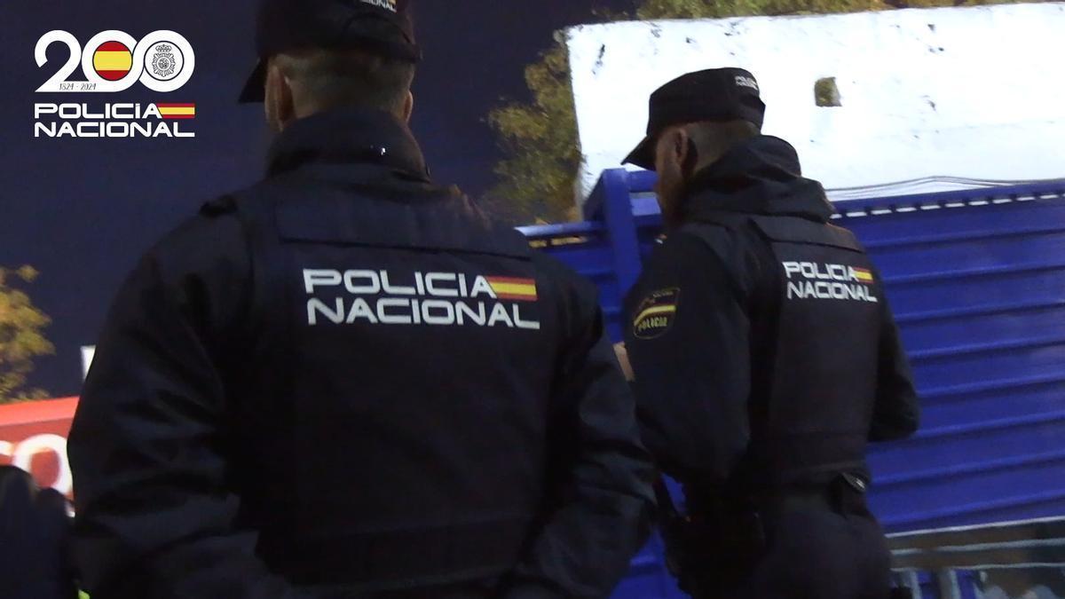 Patrulla de agentes de la Policía Nacional en Palma