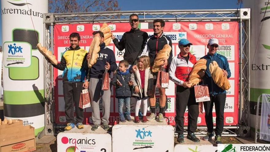 Víctor Sánchez y Cristina Durán ganan el cuarto Duatlón Cros del Queso