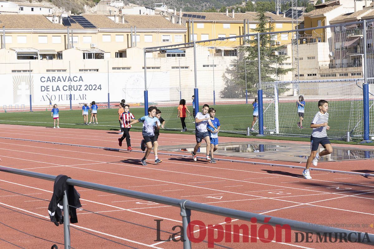 Abel Antón vistiba la Escuela Municipal de Atletismo de Caravaca