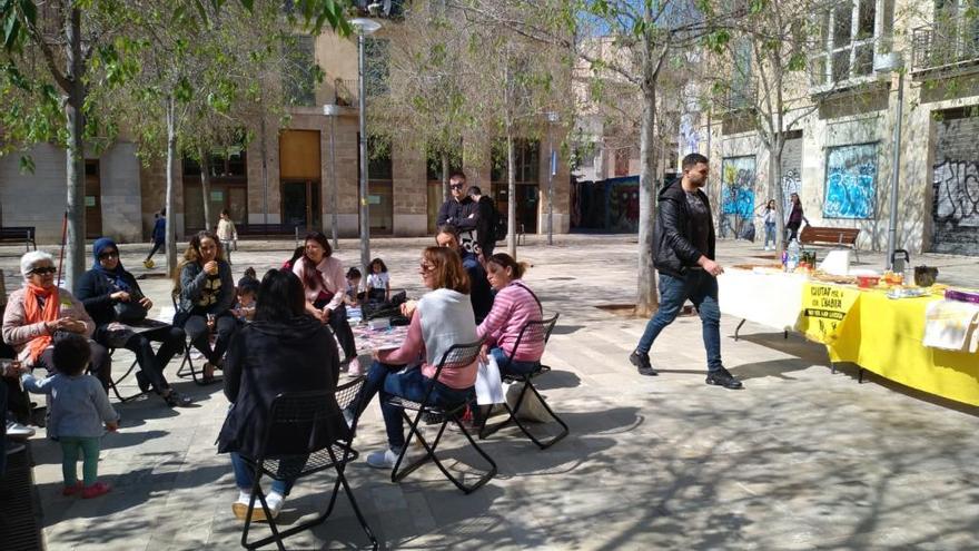 Vecinos de sa Gerreria se han concentrado esta maÃ±ana en la plaza Ferreria