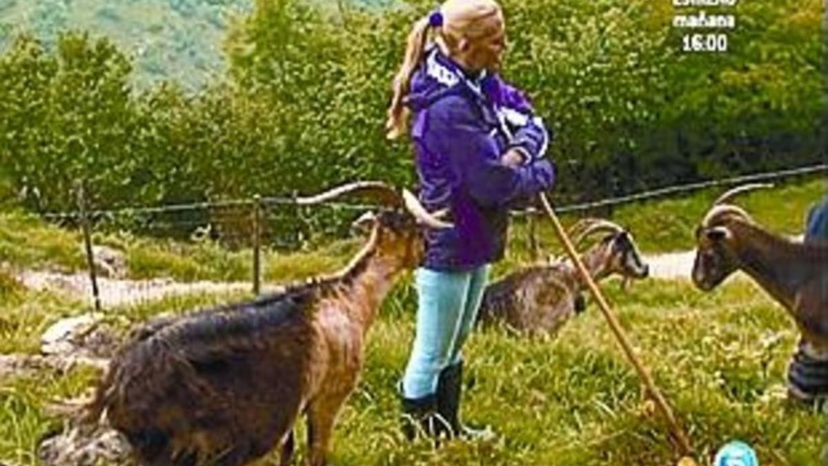 Belén Esteban en los Picos de Europa, con las rumiantes (Tele 5).