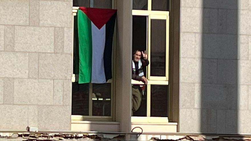 Un ciudadano exige la retirada de la bandera de Palestina del Ayuntamiento de Córdoba y se lo deniegan