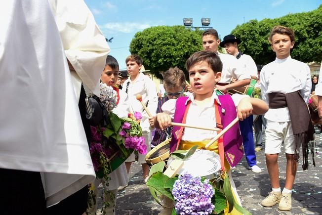 Procesion y Romeria por las Fiestas de las ...