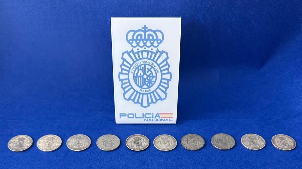 Las monedas incautadas.