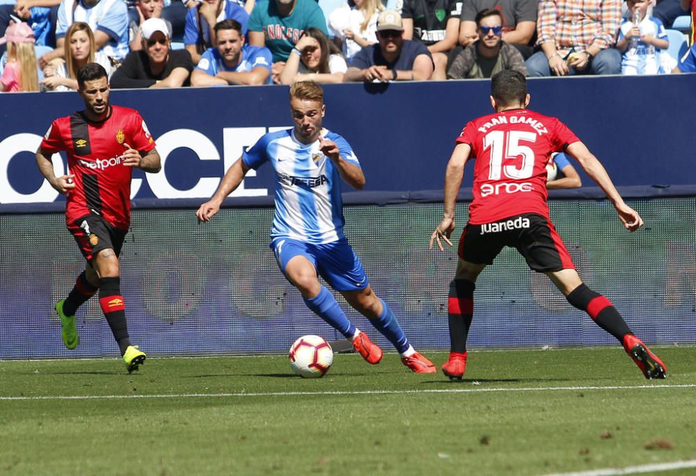 Un tanto de Leo Suárez a cinco minutos del final le da la victoria y los tres puntos al RCD Mallorca en su visita a La Rosaleda, en un duelo de aspirantes al ascenso a Primera División que comenzaban la jornada empatados a puntos.