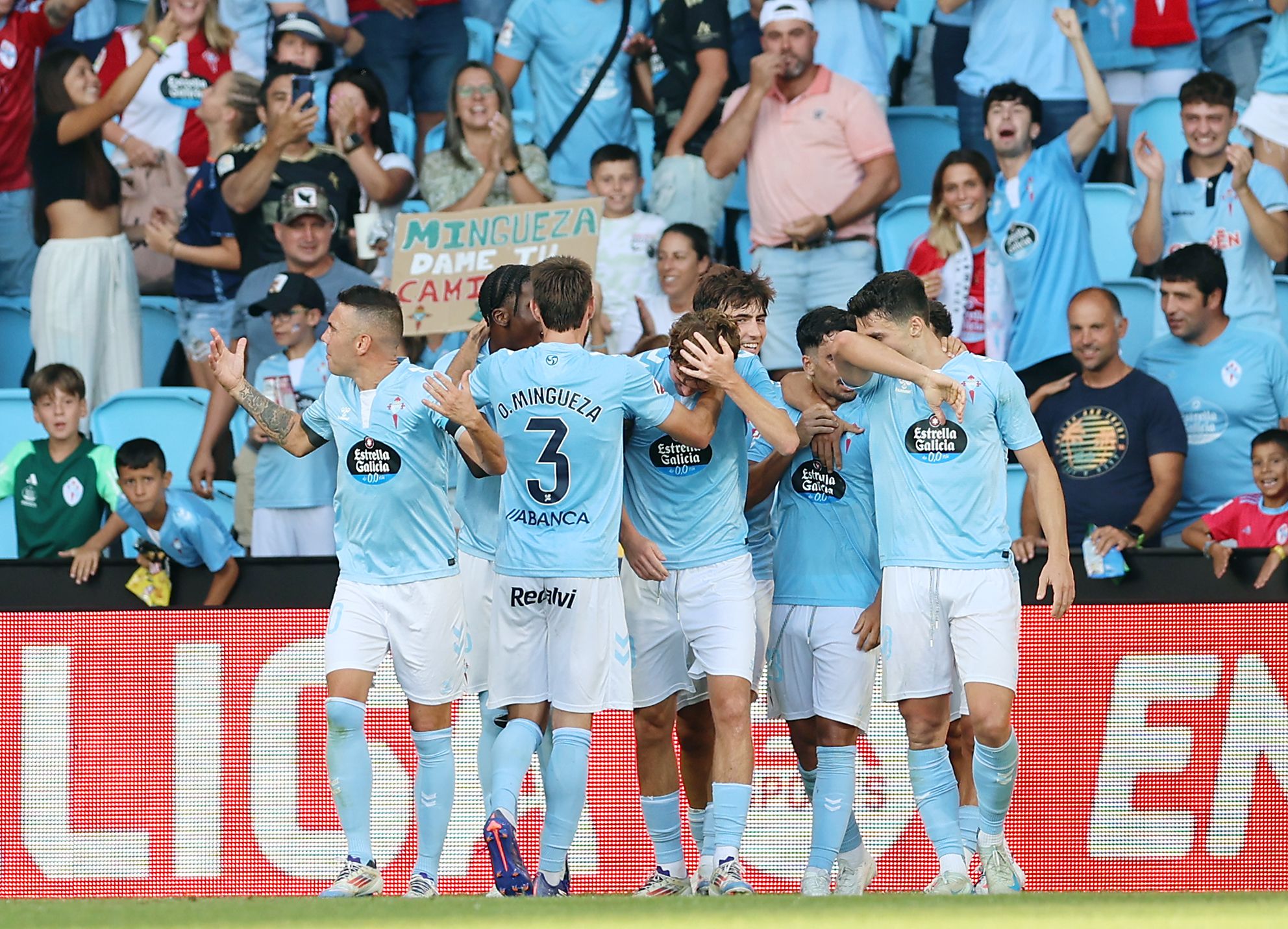 Las mejores fotografías del estreno liguero con victoria del Celta ante el Alavés