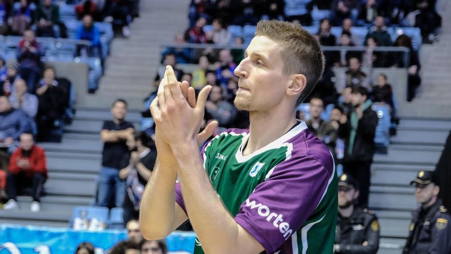 El Unicaja convence a Waczynski