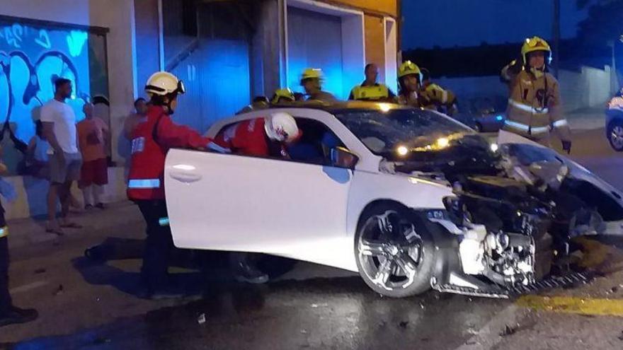 Herido un joven en Valdefierro al tener un accidente cuando conducía de manera temeraria