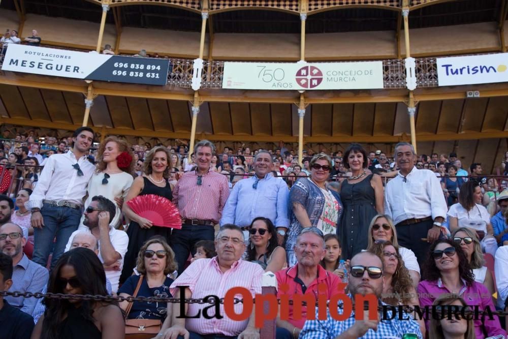 Ambiente en la corrida de rejones de la Feria de M