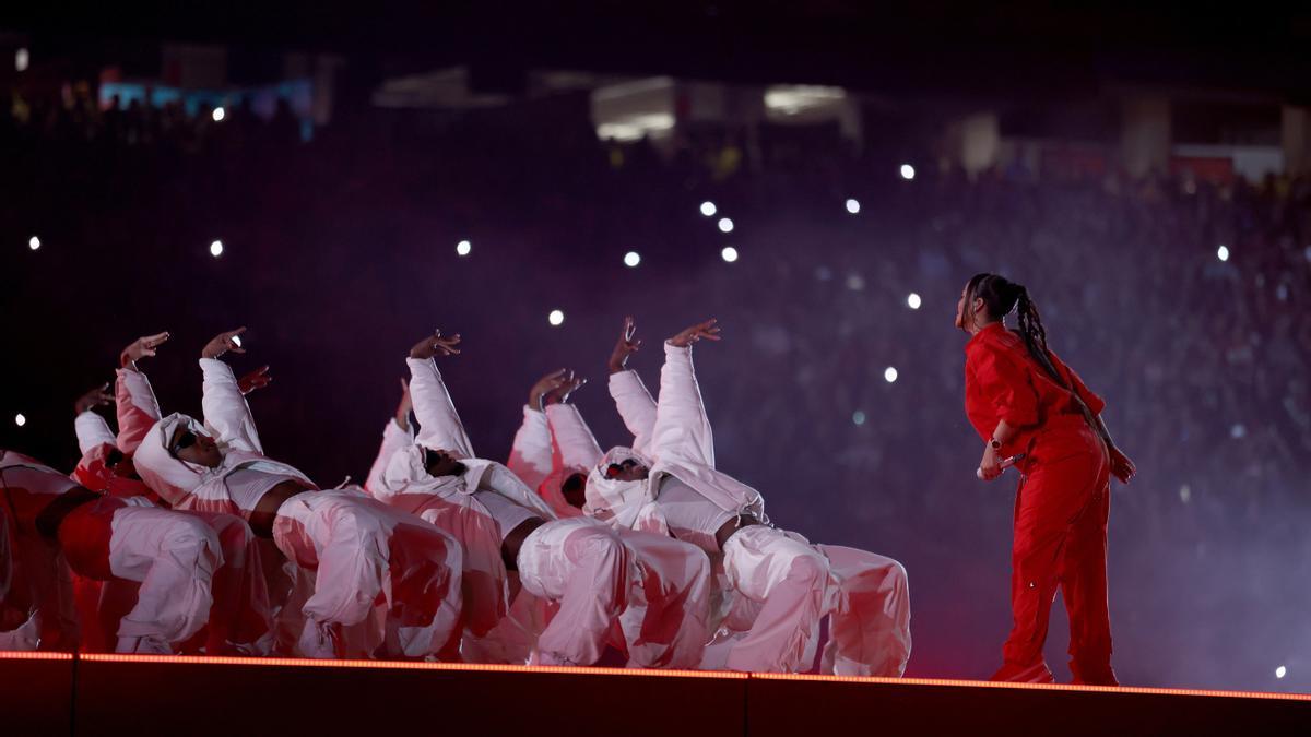 La actuación de Rihanna en la Superbowl 2023, en imágenes