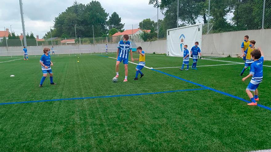 Noel visita el campus de A Bandeira antes de entrenar con el Dépor