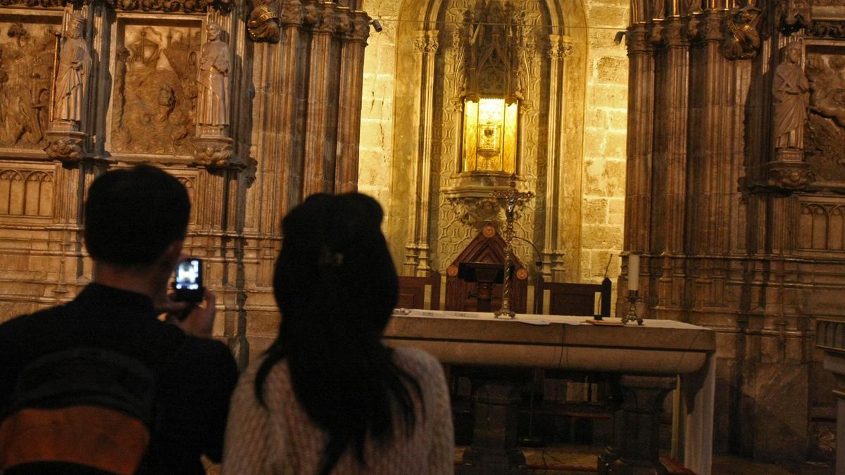 El Santo Cáliz custodiado en la Catedral de València