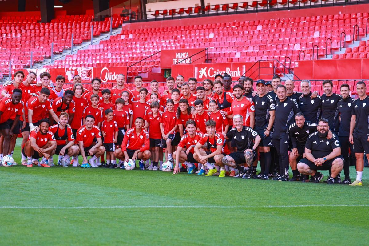 El sevilla organizó un acto con los capitanes de la cantera