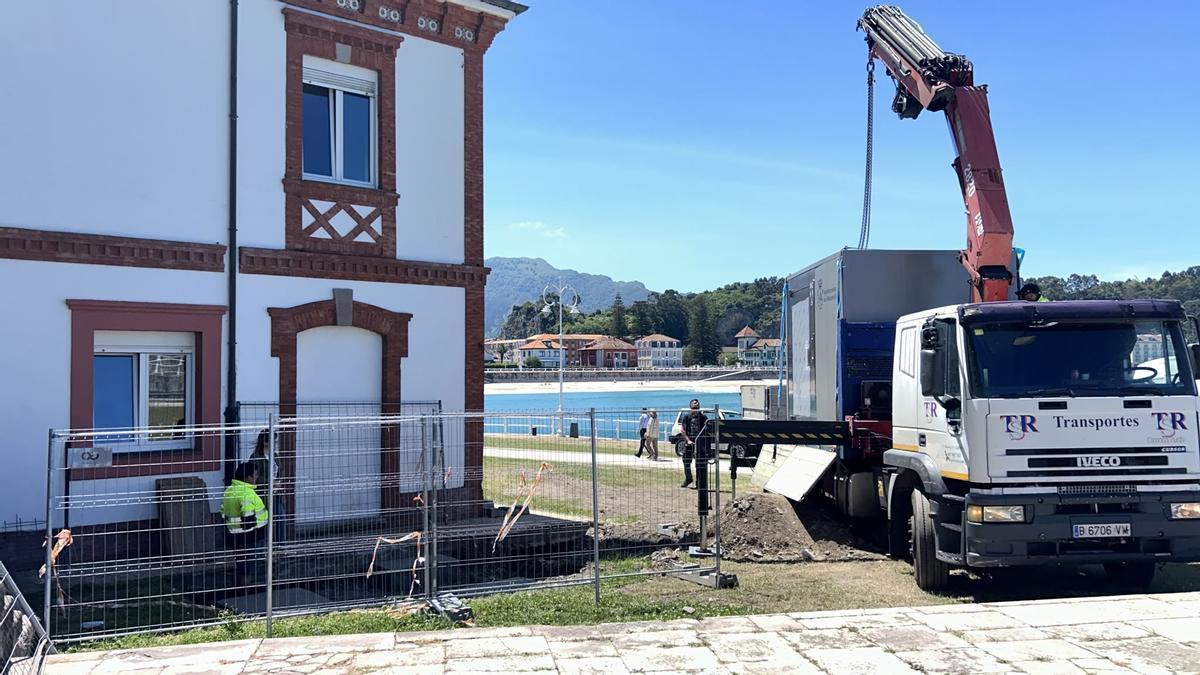 La instalación de una de las cabinas.
