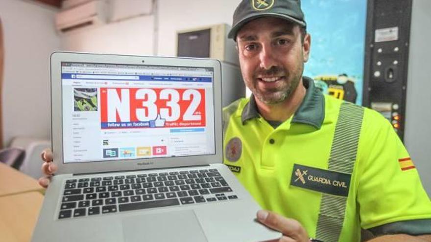 Un guardia civil triunfa con su web de tráfico para residentes internacionales