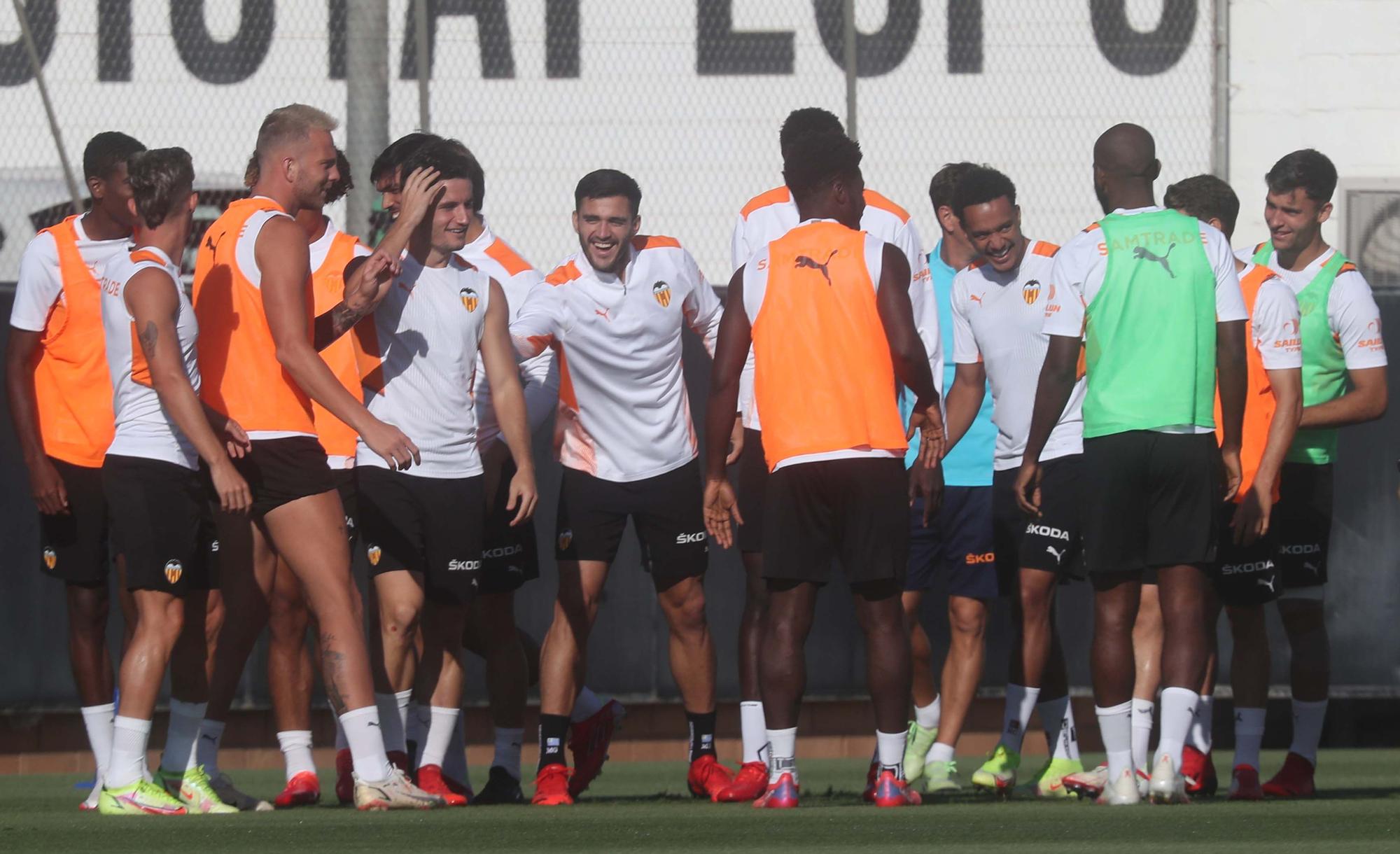 Entrenamiento del Valencia previo al partido frente al Sevilla