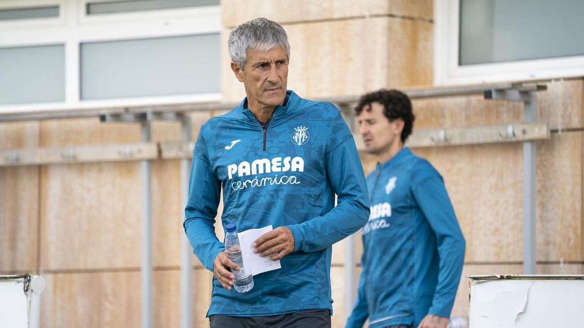 El relevo de Emery por Quique Setién ha provocado una crisis en el Villarreal CF.
