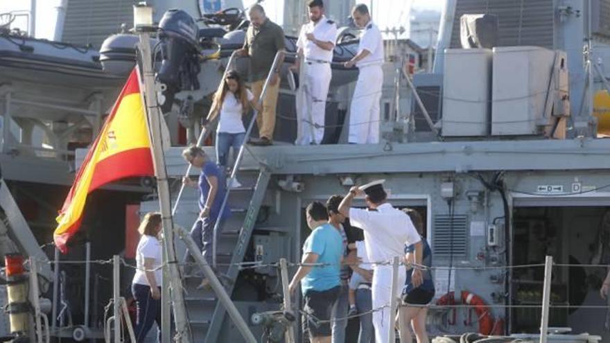 La Armada muestra su flota en el puerto de Alicante