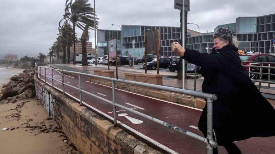 La borrasca Helena alcanza Baleares con viento, mala mar, frío y precipitaciones