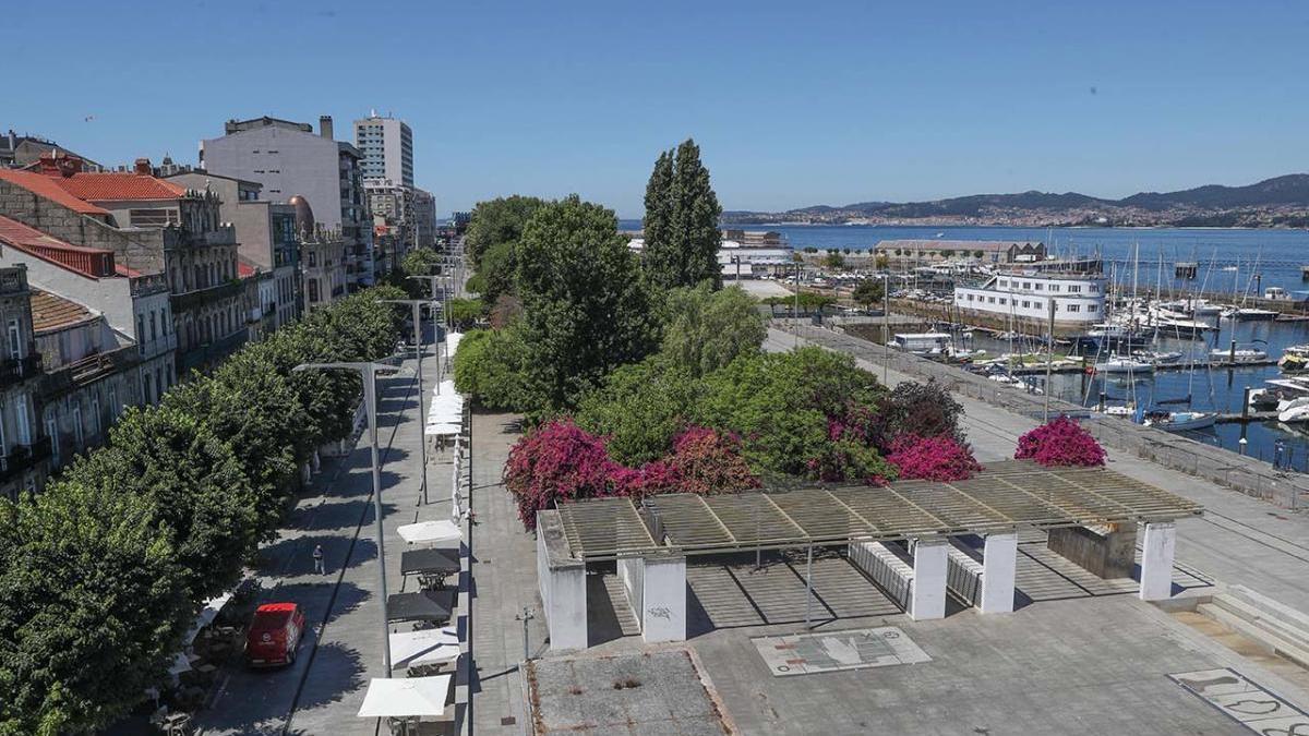 Panorámica del paseo marítimo y Montero Ríos, donde se ha ideado un nuevo parking subterráneo