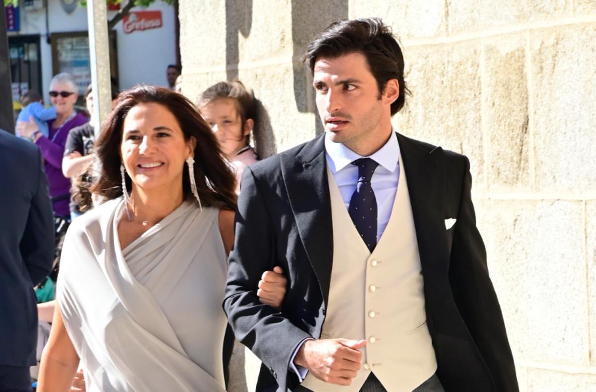 Carlos Sainz Jr. reconoce el importantísimo papel de su madre en casa