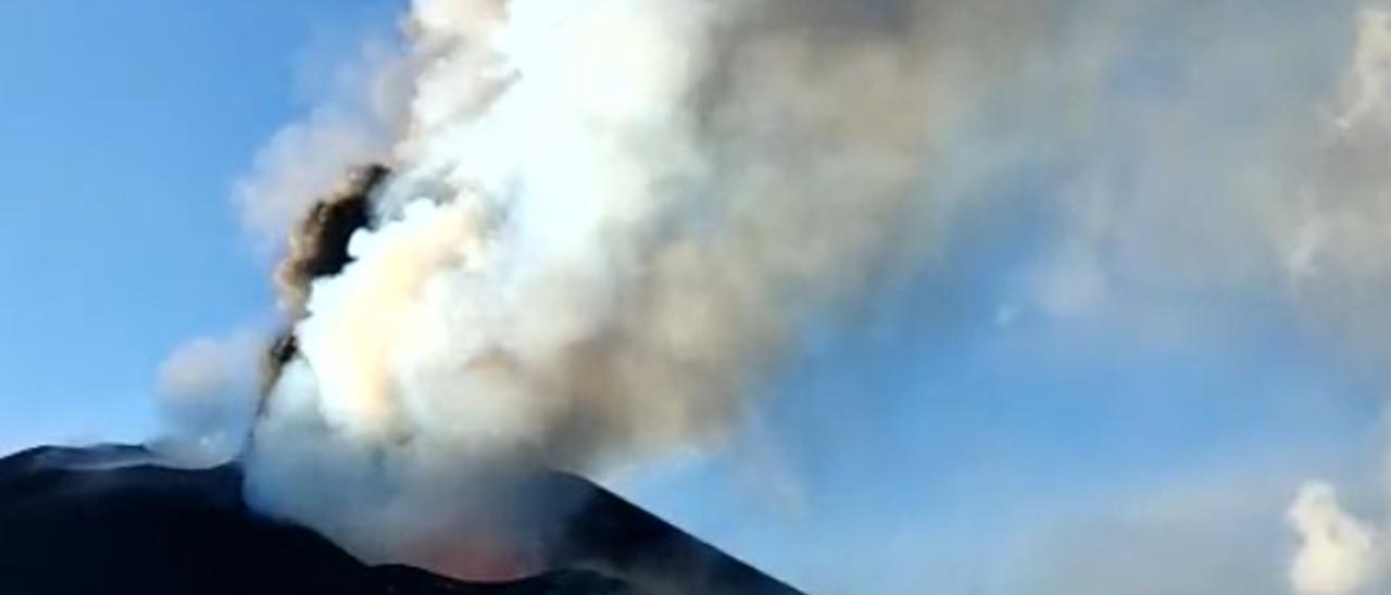 Así amanece el volcán de La Palma el día 40 desde su erupción