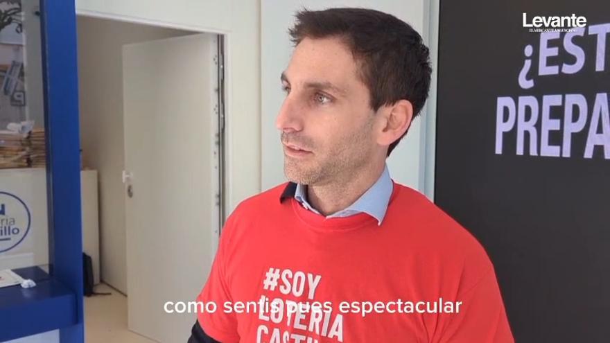 Marcos Bernabeu, dueño de Loterías Castillo, después de saber que han entregado cuatro premios