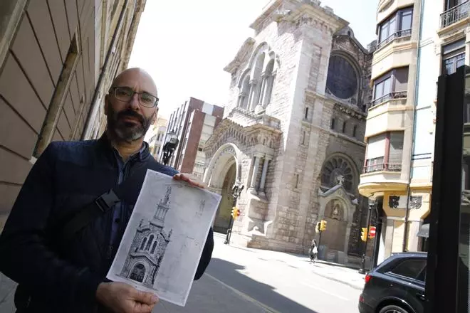 Héctor Blanco, historiador: "La labor del Arzobispado de Oviedo es muy importante para mantener la basílica"