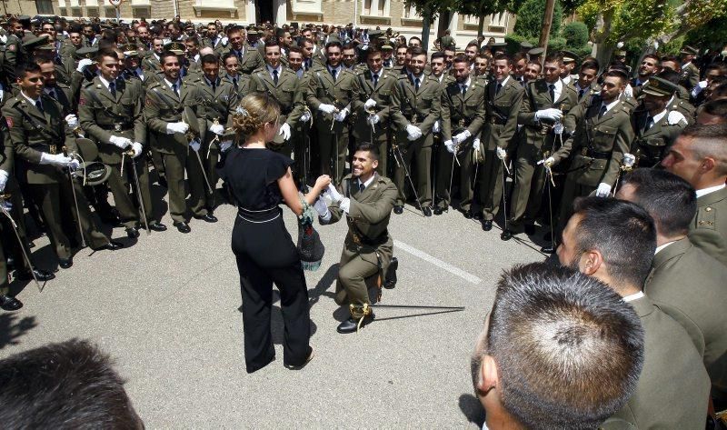 El rey entrega nuevos despachos en la Academia General Militar